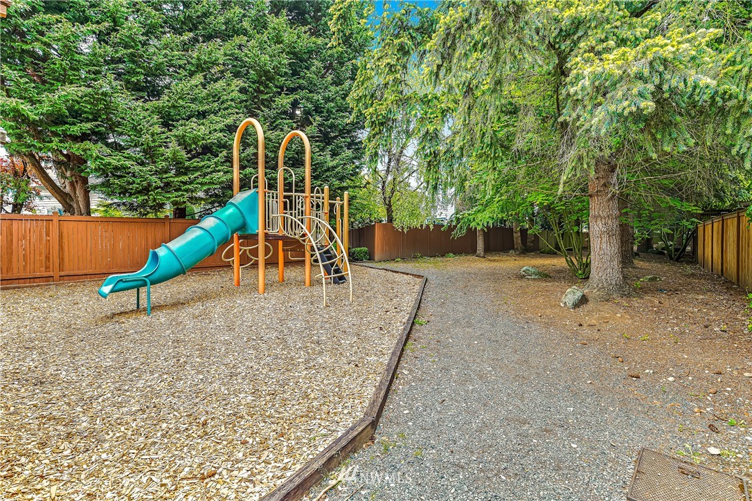 18704 20th Avenue Southeast Bothell, WA 98012 - Photo 26 of 27