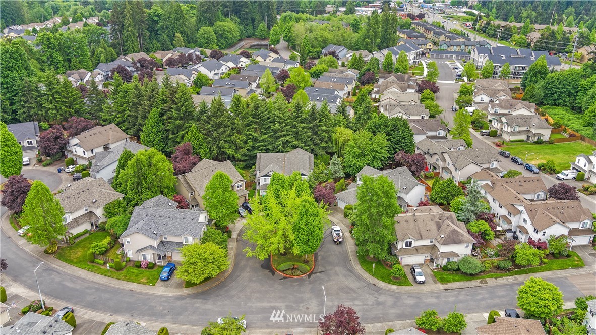 18704 20th Avenue Southeast Bothell, WA 98012 - Photo 27 of 27 a view of a garden with plants