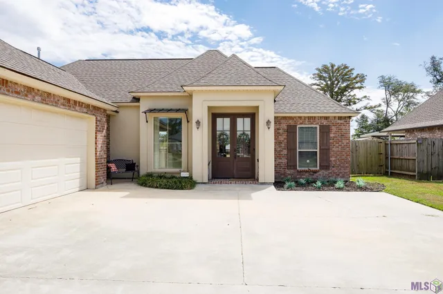 $310,000 | 4850 Pointe Prospect Drive, Oscar, LA 70762