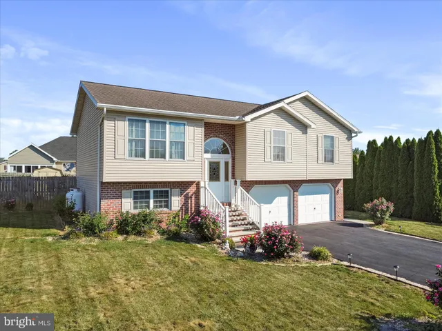 $307,900 | 1123 Ashton Drive, Shippensburg, PA 17257