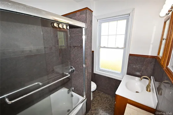 $5,300 | 21 Arrandale Avenue, Great Neck, NY 11024