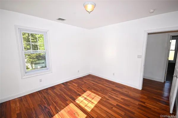 $5,300 | 21 Arrandale Avenue, Great Neck, NY 11024