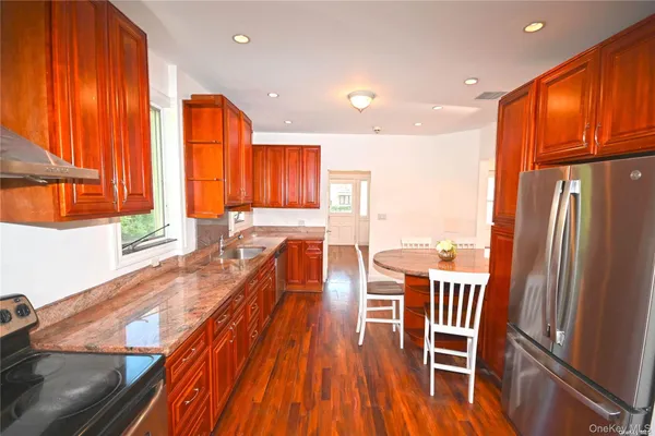 $5,300 | 21 Arrandale Avenue, Great Neck, NY 11024