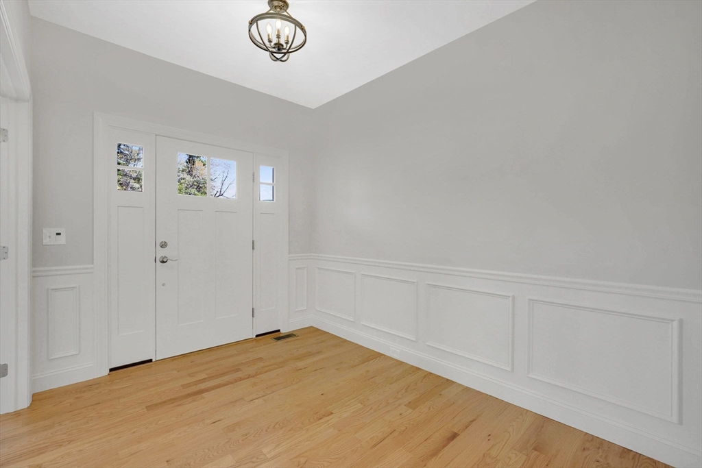 56 Liberty Lane Enfield, CT 06082 - Photo 4 of 36