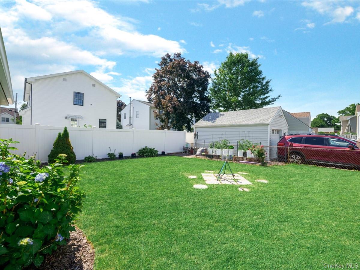 4 23rd Street Jericho, NY 11753 - Photo 26 of 42