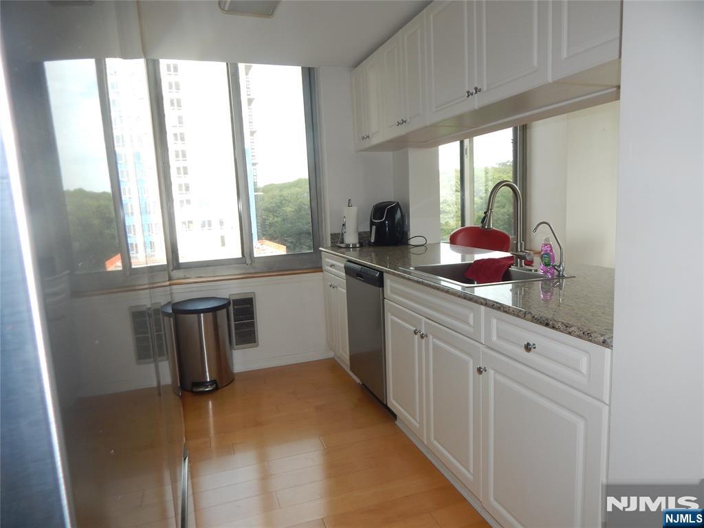 100 Old Palisade Road, Unit 1503 Fort Lee, NJ 07024 - Photo 10 of 24 Gallery Image 10