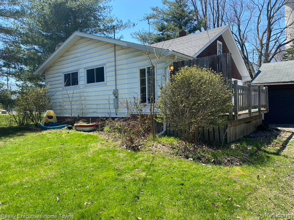3037 Beach Road Port Huron, MI 48060 - Photo 1 of 30