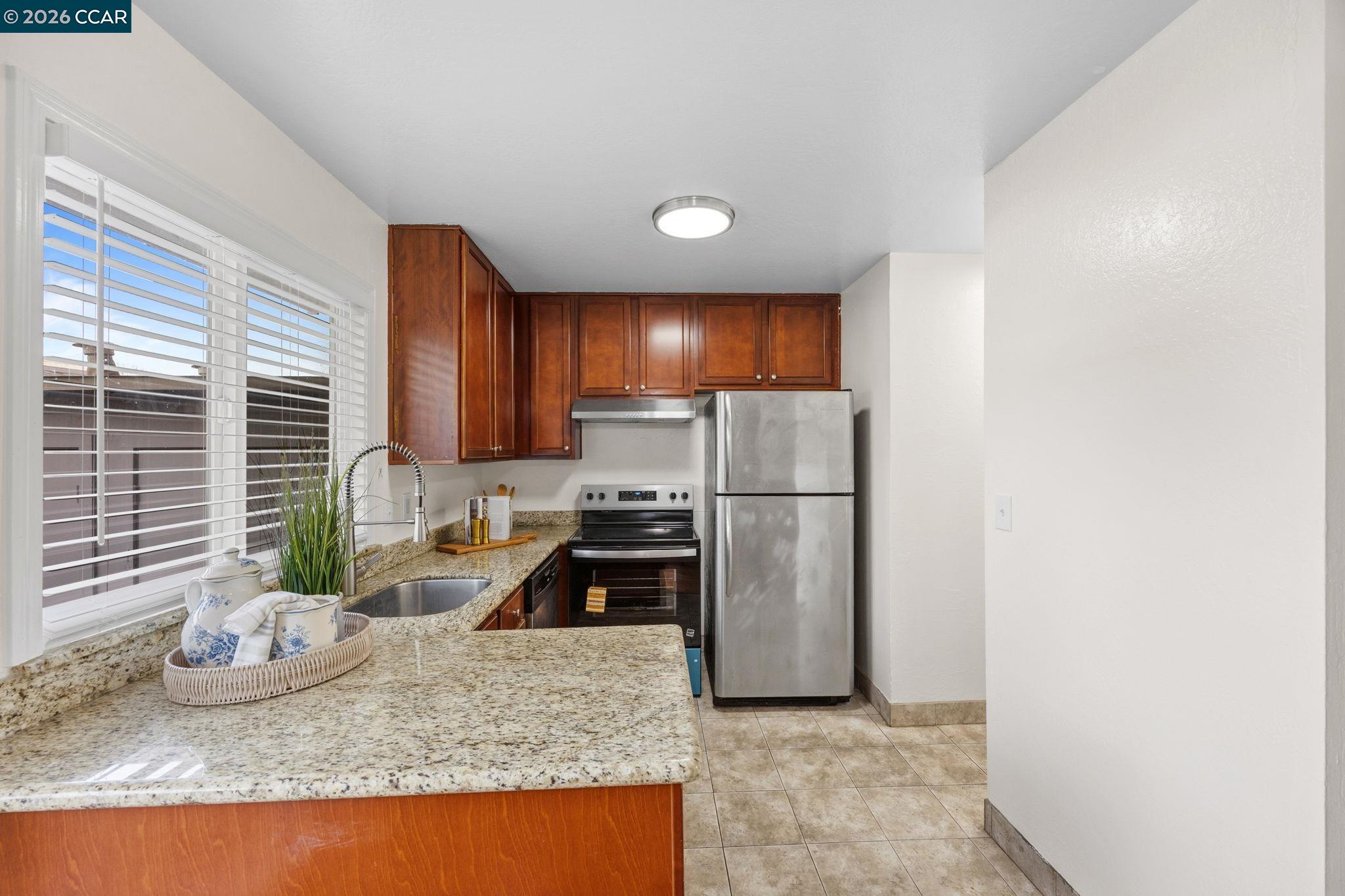 3828 Willow Pass Road, Unit D Concord, CA 94519 - Photo 6 of 15