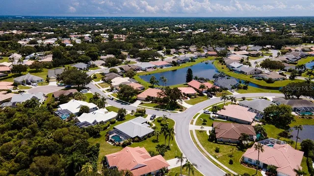 $599,900 | 5897 Carriage Drive, Sarasota, FL 34243