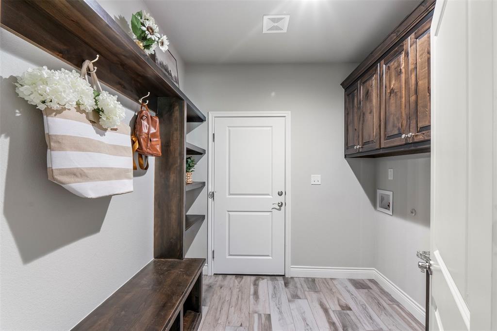 10301 Ravenswood Road Granbury, TX 76049 - Photo 21 of 38 Custom mudroom