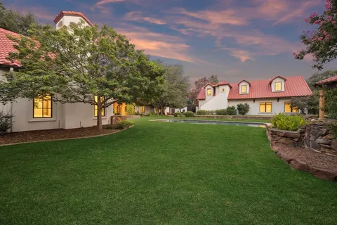 $7,988,600 | 1900 Shady Oaks Drive, Southlake, TX 76092