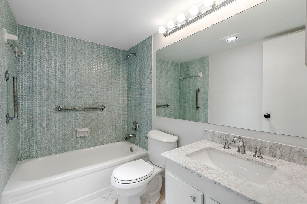 568 Fanshaw North, Unit 568 Boca Raton, FL 33434 - Photo 15 of 41 568FanshawN.BocaRaton-16