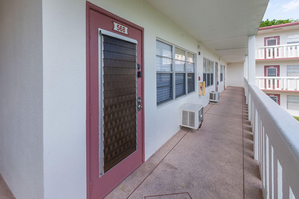 568 Fanshaw North, Unit 568 Boca Raton, FL 33434 - Photo 2 of 41 568FanshawN.BocaRaton-7