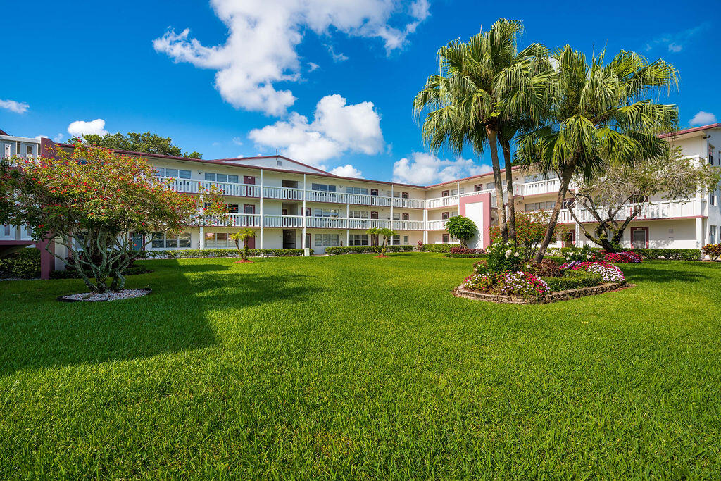 568 Fanshaw North, Unit 568 Boca Raton, FL 33434 - Photo 21 of 41 568FanshawN.BocaRaton-4