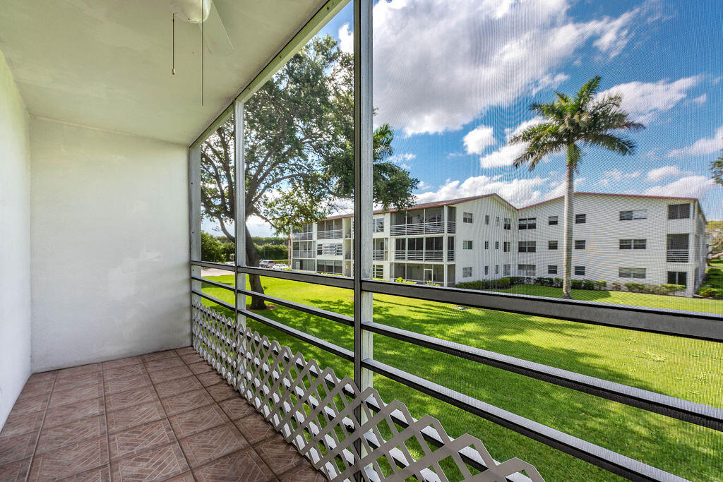 568 Fanshaw North, Unit 568 Boca Raton, FL 33434 - Photo 24 of 41 568FanshawN.BocaRaton-23
