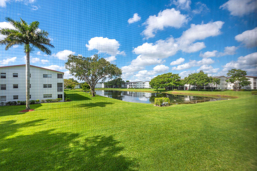 568 Fanshaw North, Unit 568 Boca Raton, FL 33434 - Photo 25 of 41 568FanshawN.BocaRaton-24