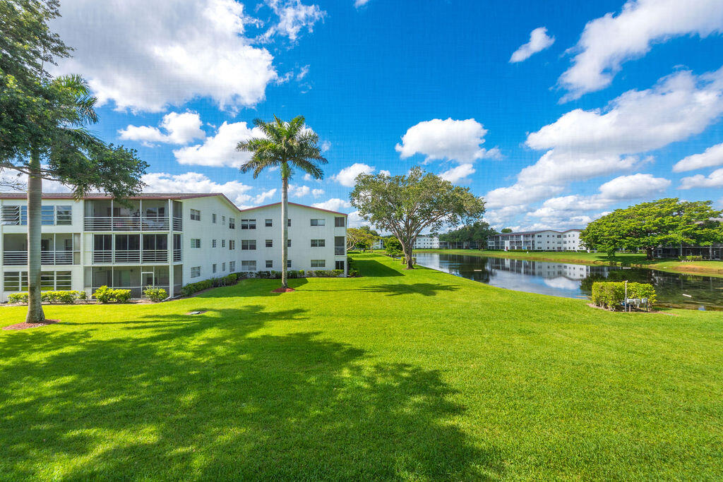 568 Fanshaw North, Unit 568 Boca Raton, FL 33434 - Photo 26 of 41 568FanshawN.BocaRaton-25