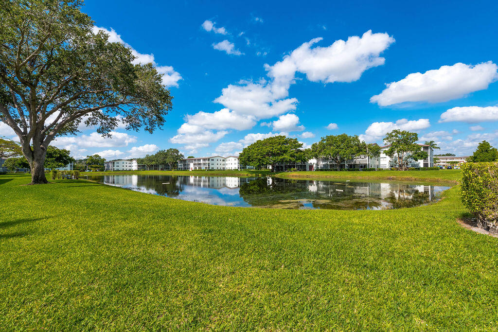 568 Fanshaw North, Unit 568 Boca Raton, FL 33434 - Photo 30 of 41 568FanshawN.BocaRaton-29