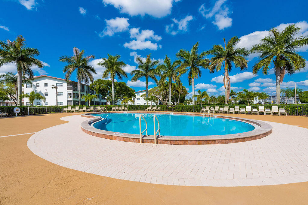 568 Fanshaw North, Unit 568 Boca Raton, FL 33434 - Photo 32 of 41 568FanshawN.BocaRaton-31