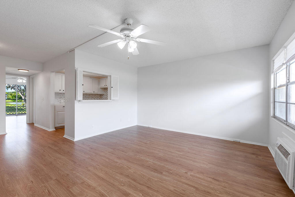 568 Fanshaw North, Unit 568 Boca Raton, FL 33434 - Photo 4 of 41 568FanshawN.BocaRaton-8