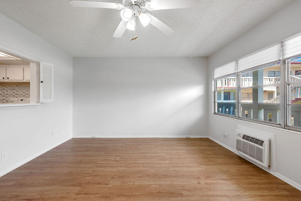 568 Fanshaw North, Unit 568 Boca Raton, FL 33434 - Photo 5 of 41 568FanshawN.BocaRaton-9