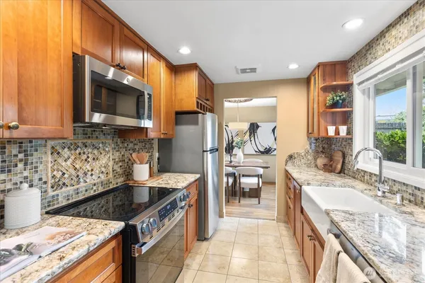 $1,300,000 | 16010 Southeast 5th Street, Bellevue, WA 98008