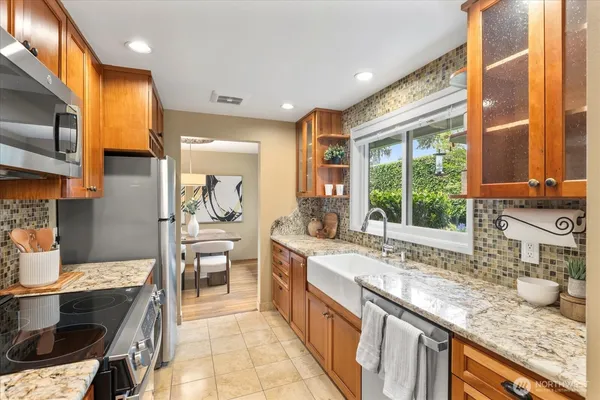 $1,300,000 | 16010 Southeast 5th Street, Bellevue, WA 98008