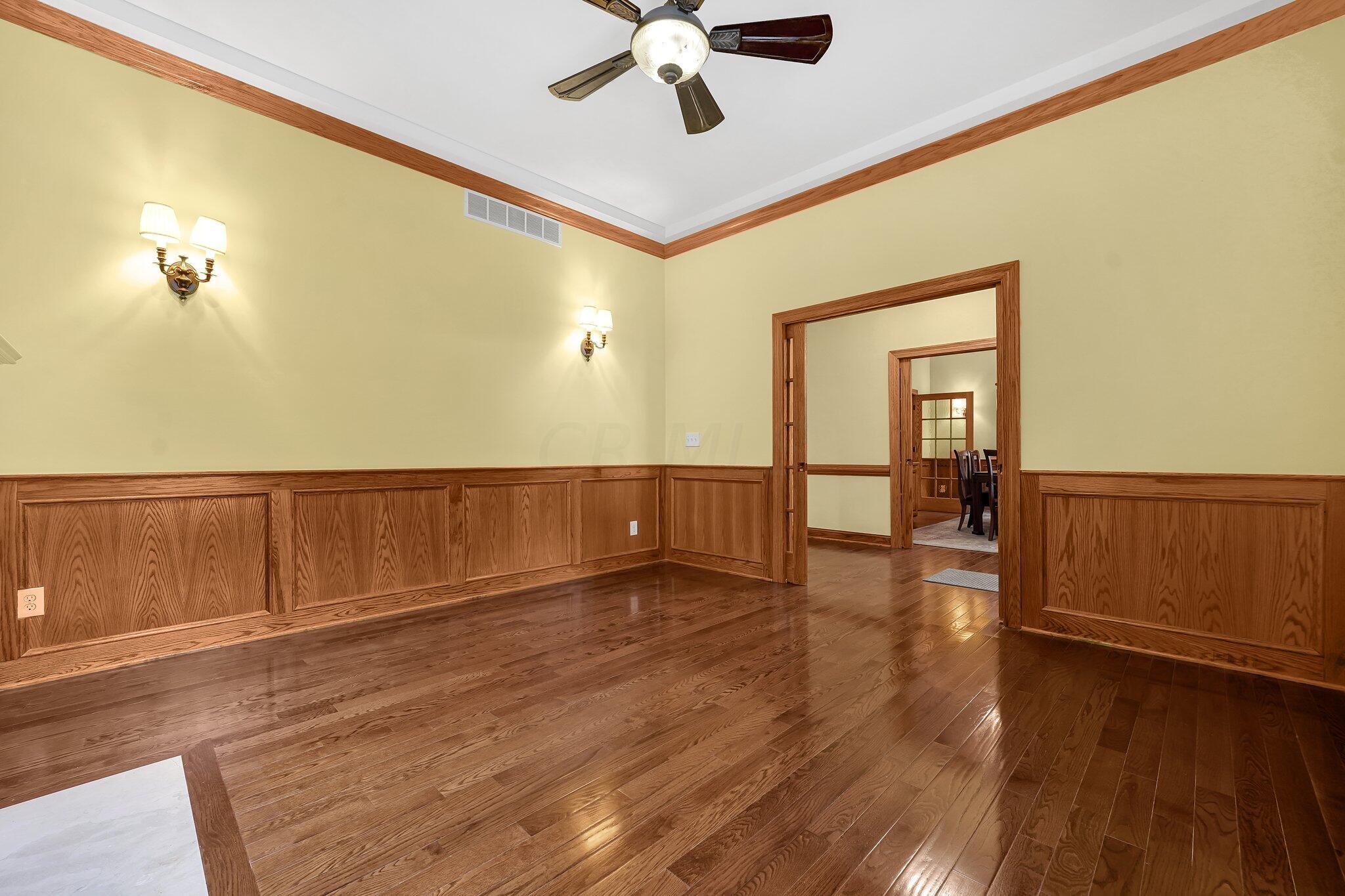 8853 National Road Southwest Etna, OH 43062 - Photo 9 of 43 LIVING ROOM