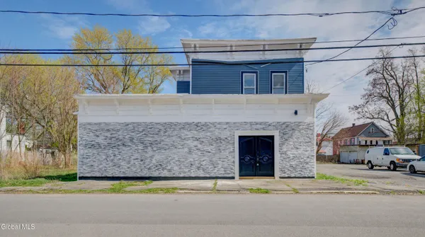 $410,000 | 24 Jay Street, Amsterdam, NY 12010