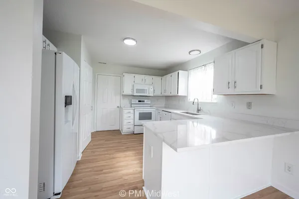 $2,200 | 3822 Limelight Lane, Whitestown, IN 46075