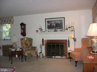 261 Wentworth Road Wayne, PA 19087 - Photo 2 of 6
