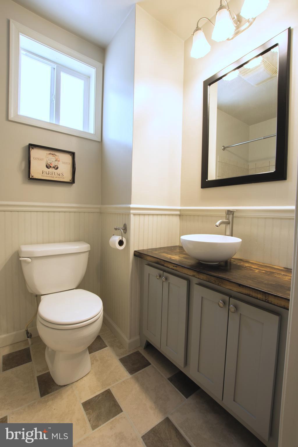 413 Ridge Avenue Hagerstown, MD 21740 - Photo 11 of 18 Bath