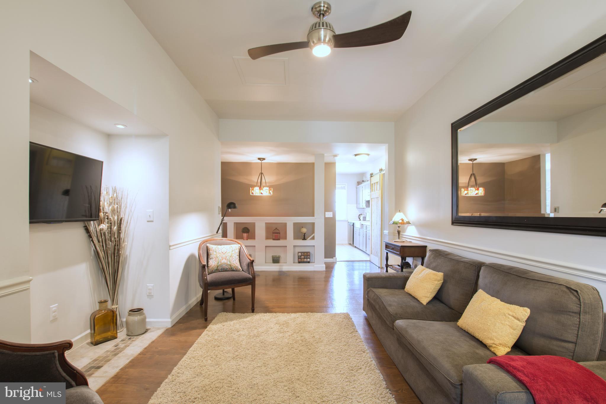 413 Ridge Avenue Hagerstown, MD 21740 - Photo 3 of 18 Living Room,