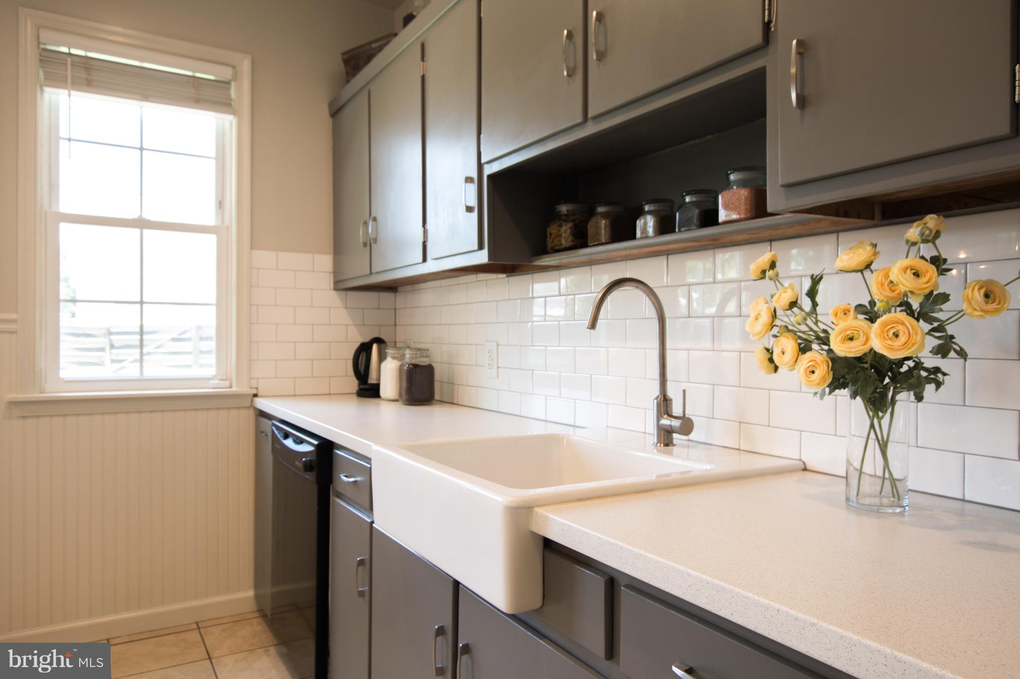 413 Ridge Avenue Hagerstown, MD 21740 - Photo 5 of 18 Comfortable roomy kitchen