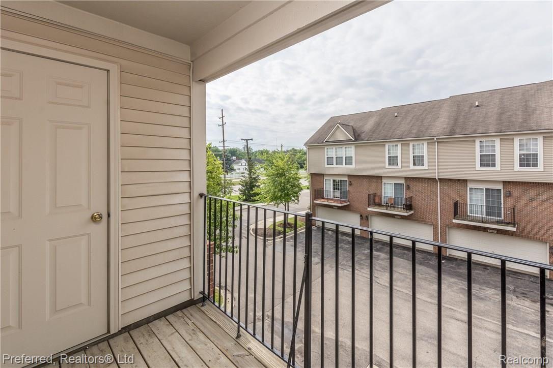 20047 Rodeo Court, Unit 20 Southfield, MI 48075 - Photo 19 of 24 DSC_2858.jpg