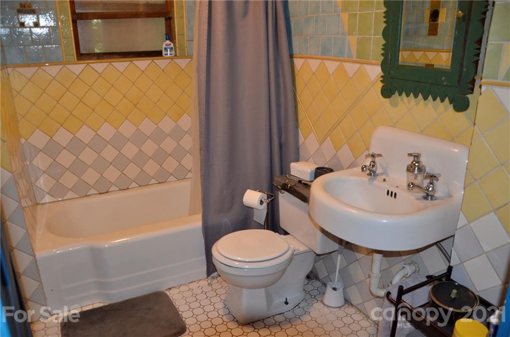 30 Brookshire Rd Number 2 Leicester, NC 28748 - Photo 17 of 41 Gallery Image 17