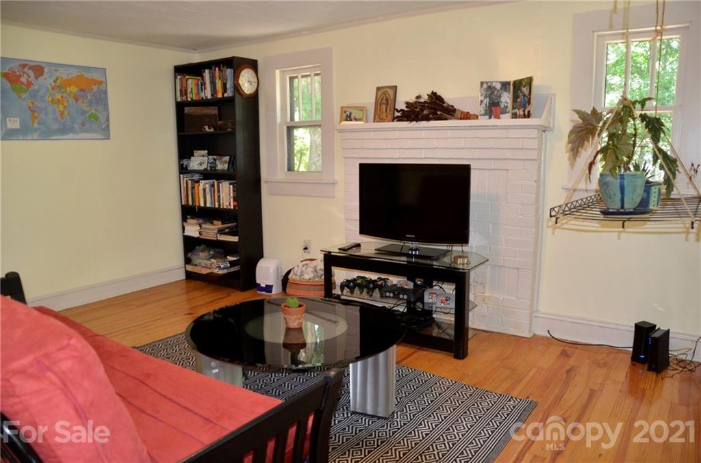 30 Brookshire Rd Number 2 Leicester, NC 28748 - Photo 4 of 41 Gallery Image 4