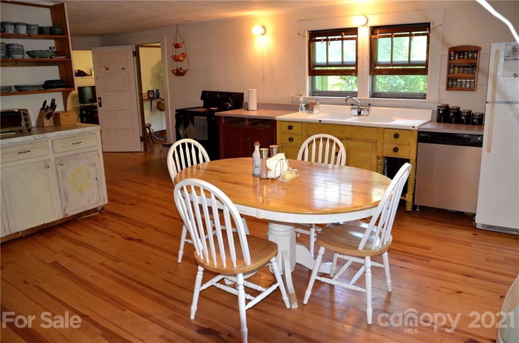 30 Brookshire Rd Number 2 Leicester, NC 28748 - Photo 10 of 41 Gallery Image 10