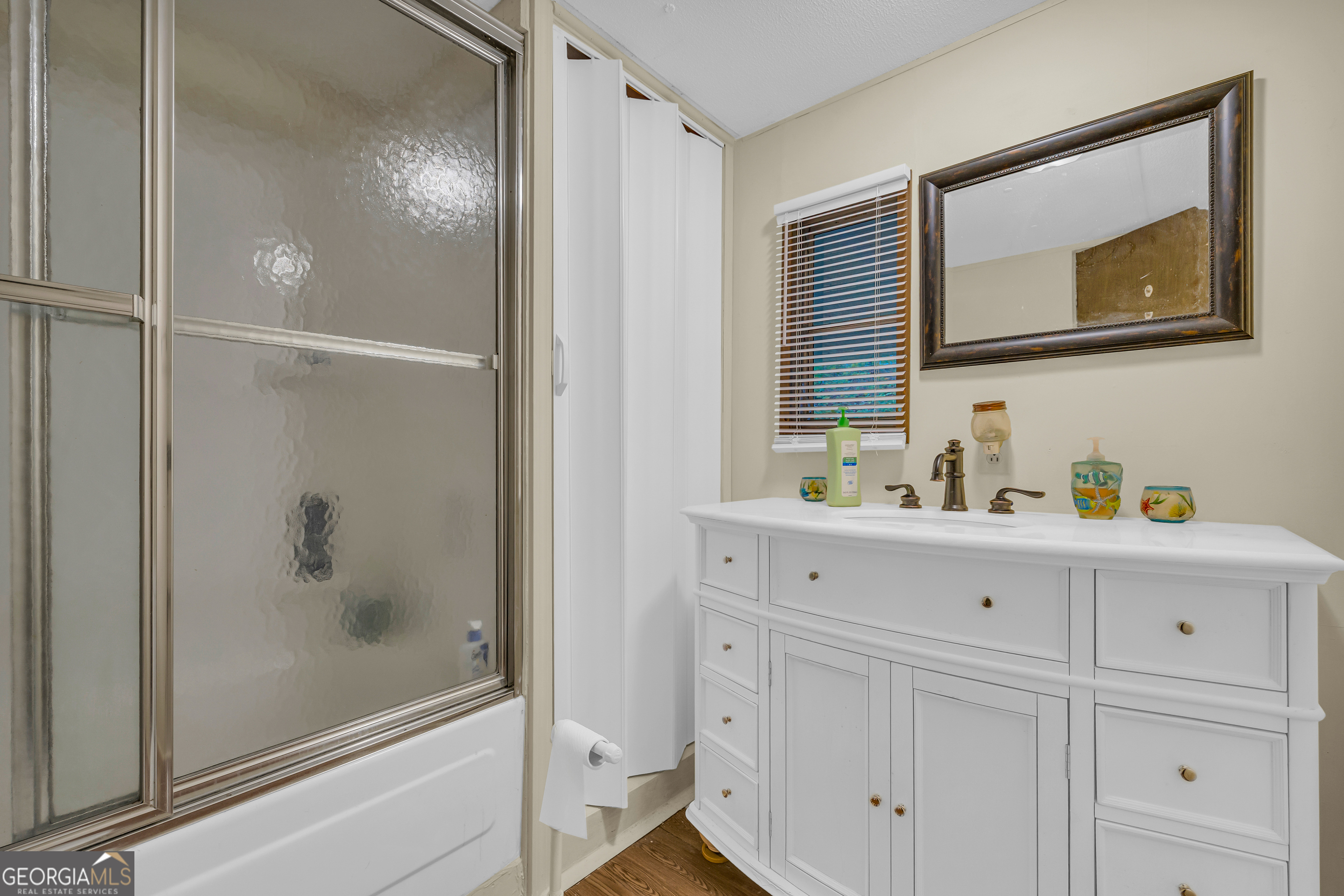 23 Wren Court Toccoa, GA 30577 - Photo 17 of 26 a bathroom with a shower