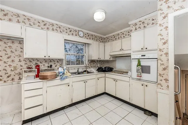 $189,900 | 2210 Dulaire Road, Greensboro, NC 27407