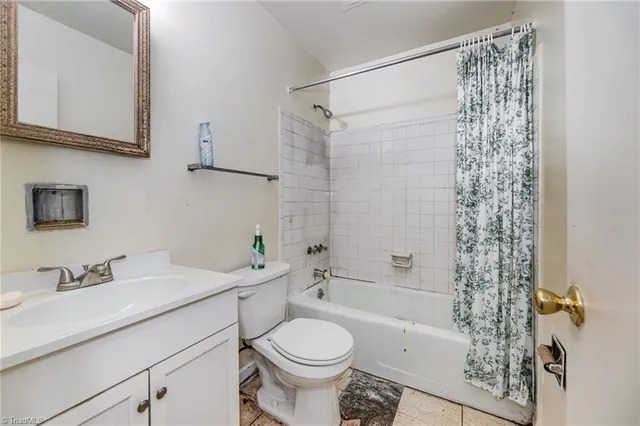 $189,900 | 2210 Dulaire Road, Greensboro, NC 27407