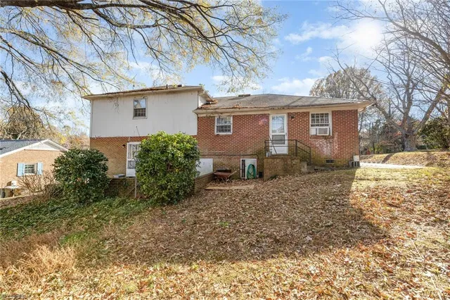 $189,900 | 2210 Dulaire Road, Greensboro, NC 27407