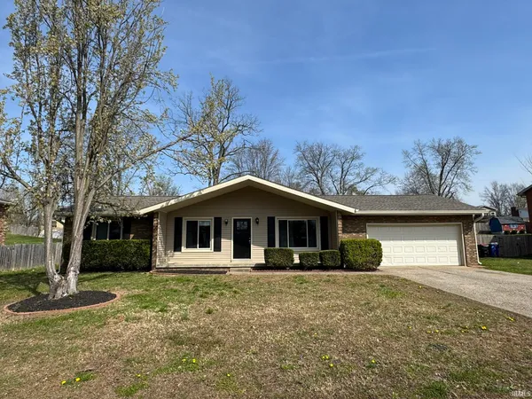 $234,900 | 7422 Edgedale Drive, Newburgh, IN 47630