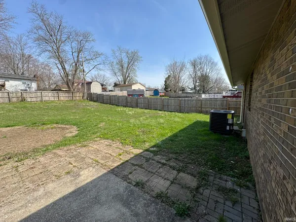 $234,900 | 7422 Edgedale Drive, Newburgh, IN 47630
