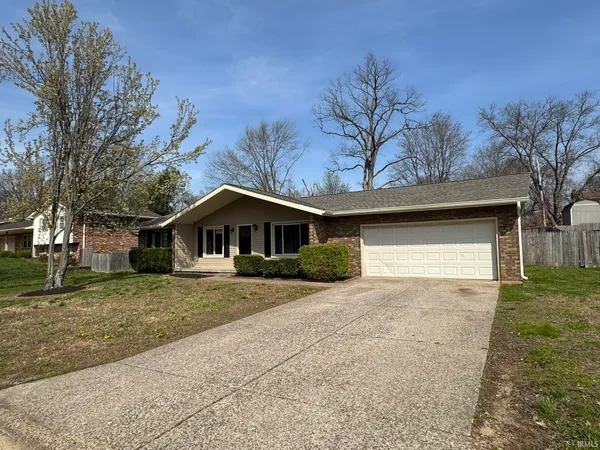 $234,900 | 7422 Edgedale Drive, Newburgh, IN 47630