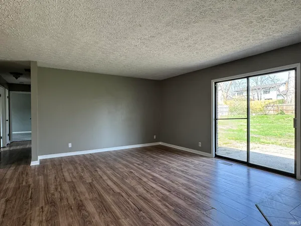 $234,900 | 7422 Edgedale Drive, Newburgh, IN 47630