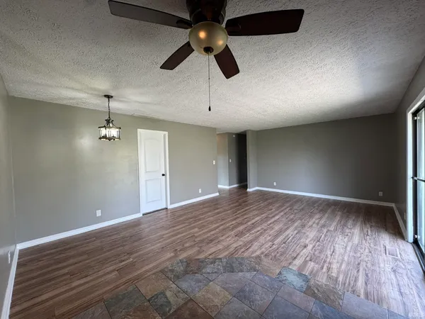 $234,900 | 7422 Edgedale Drive, Newburgh, IN 47630