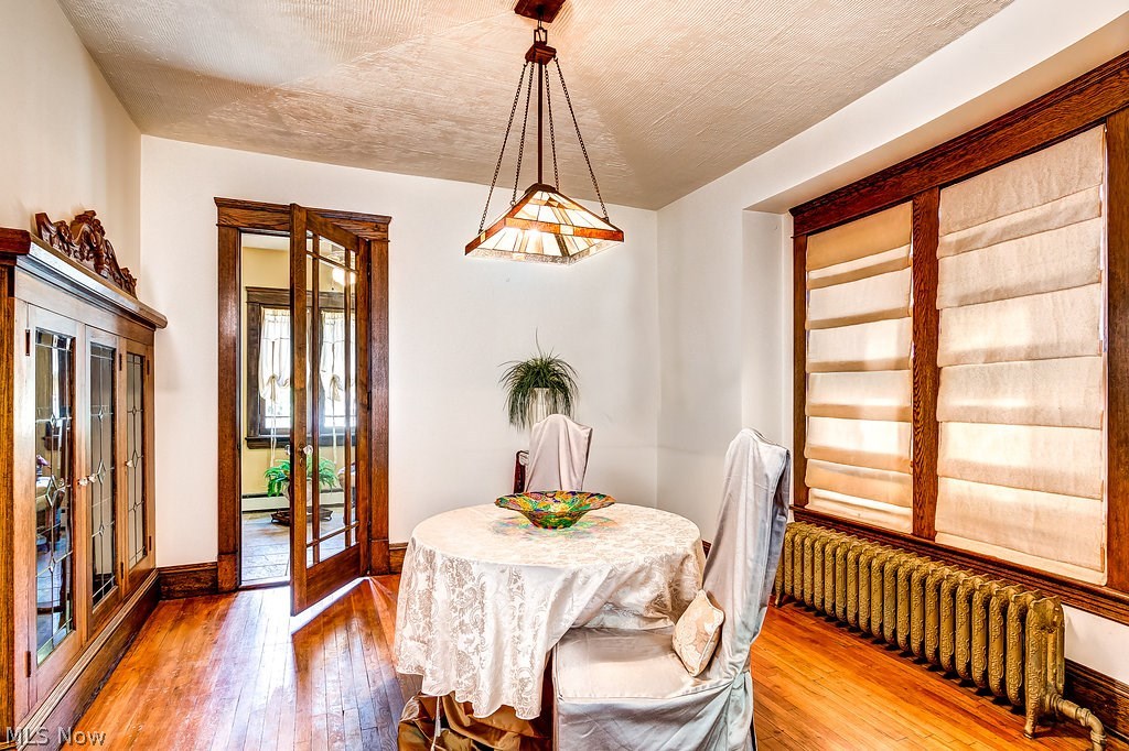 18318 Windward Road Cleveland, OH 44119 - Photo 18 of 34 Terrific natural light!