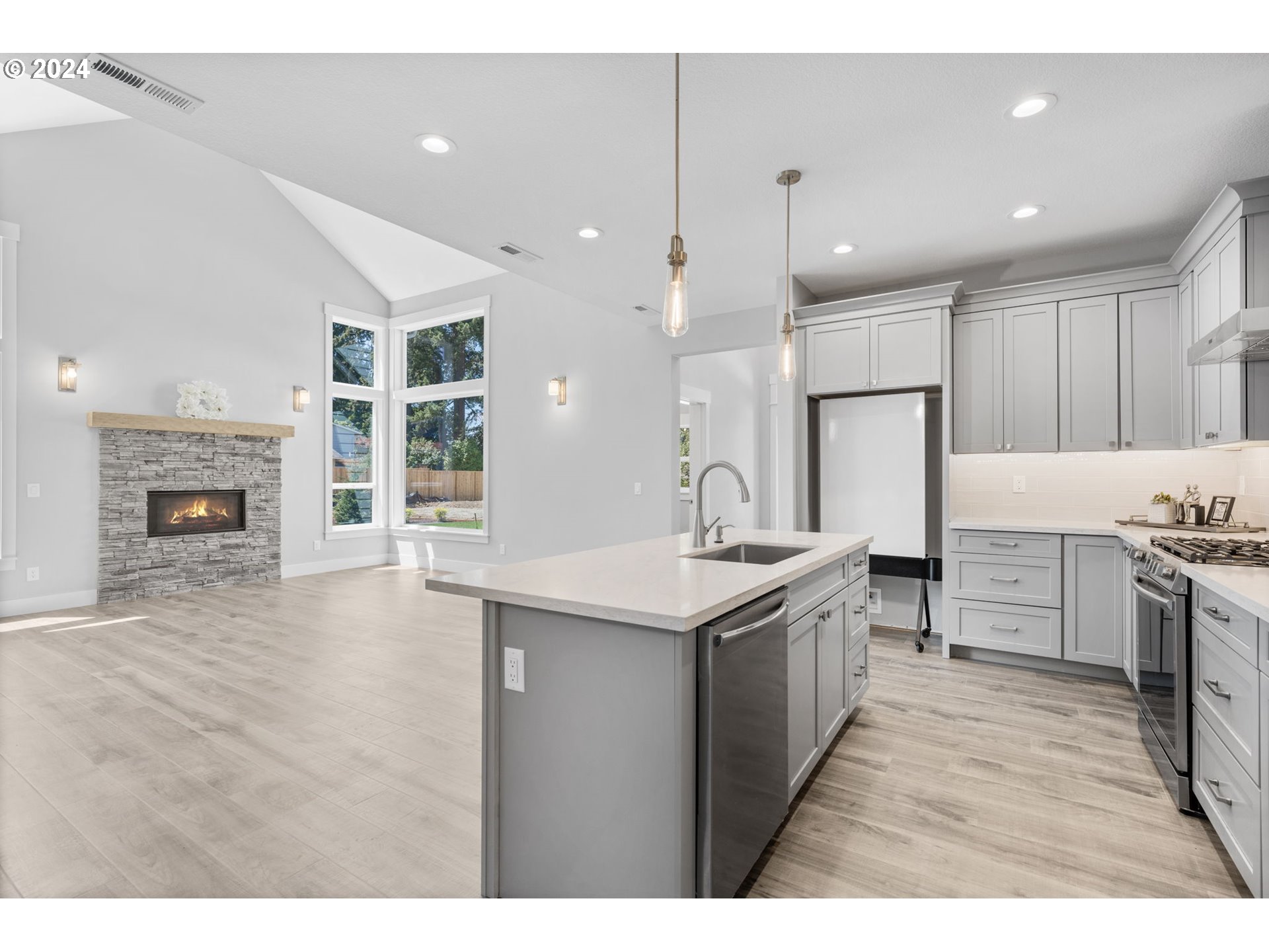 5826 Southwest Grayson Terrace Beaverton, OR 97078 - Photo 12 of 35