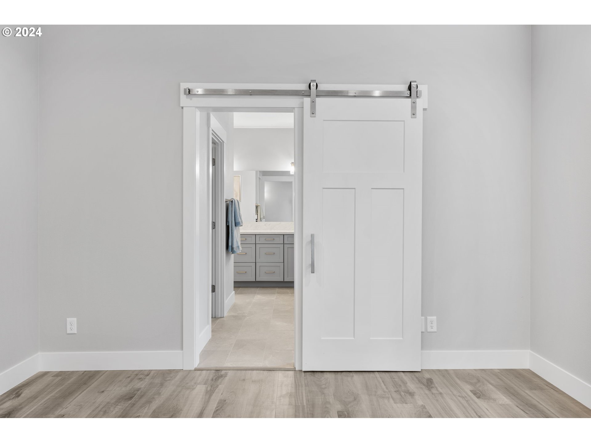 5826 Southwest Grayson Terrace Beaverton, OR 97078 - Photo 15 of 35